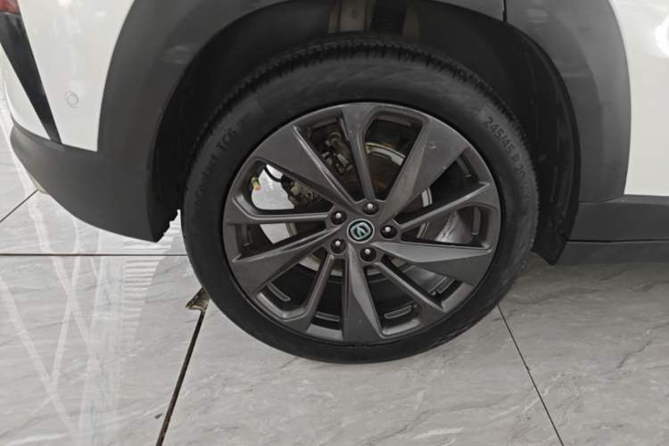Used CHANGAN UNI-T 2020 1.5T Flagship Version Right Rear Wheel Hub