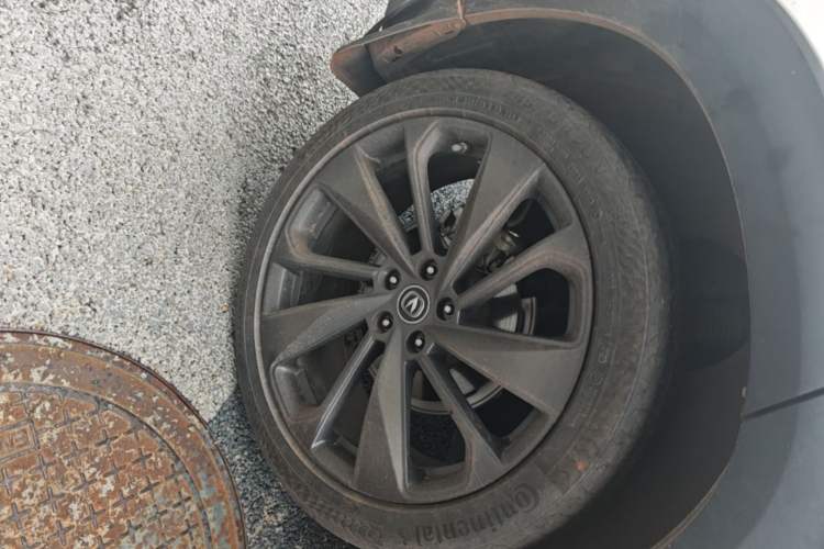 Used CHANGAN UNI-T 2020 1.5T Prestige Version Right Rear Wheel Hub