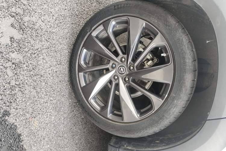Used CHANGAN UNI-T 2020 1.5T Prestige Version Right Rear Wheel Hub