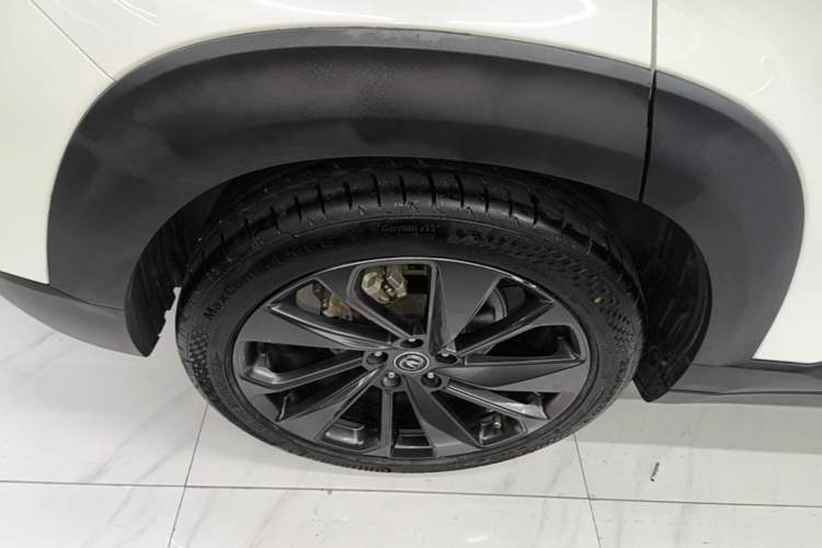 Used CHANGAN UNI-T 2020 1.5T Prestige Version Right Rear Wheel Hub
