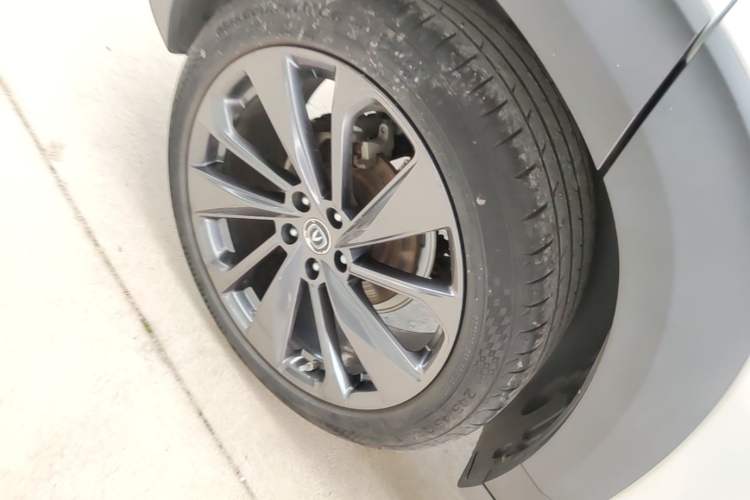 Used CHANGAN UNI-T 2020 1.5T Flagship Version Right Rear Wheel Hub