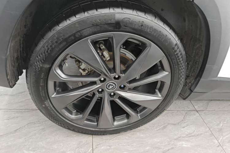 Used CHANGAN UNI-T 2020 1.5T Prestige Version Right Rear Wheel Hub