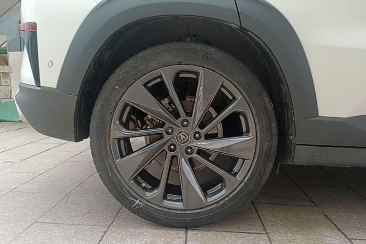 Used CHANGAN UNI-T 2020 1.5T Flagship Version Right Rear Wheel Hub