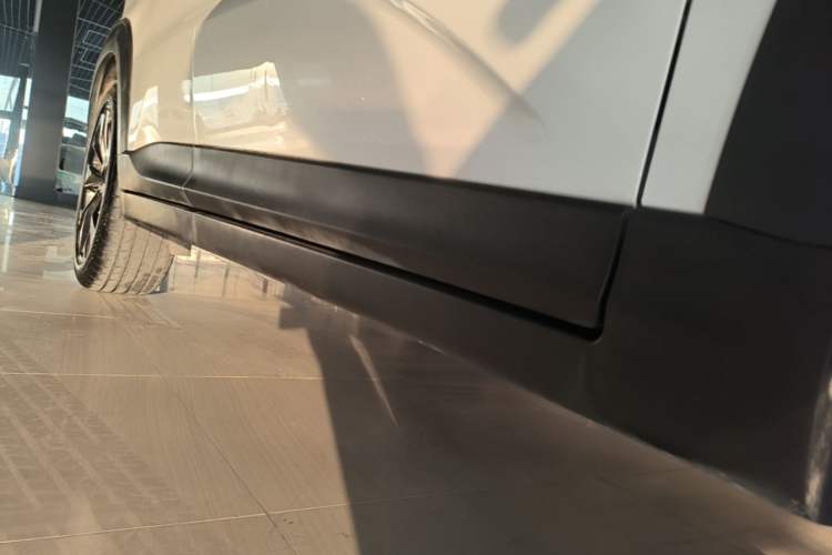 Used CHANGAN UNI-T 2020 1.5T Flagship Version Right Side Sill