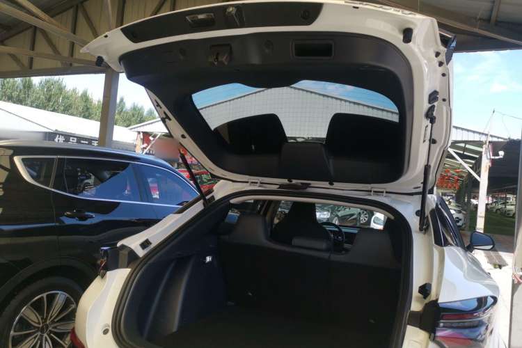 Used CHANGAN UNI-T 2020 1.5T Prestige Version Trunk