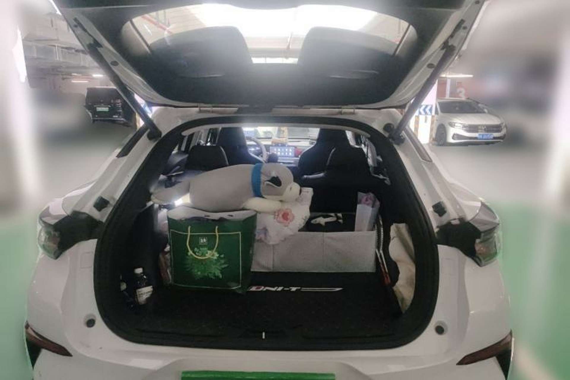 Used CHANGAN UNI-T 2020 1.5T Flagship Version Trunk