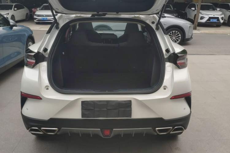 Used CHANGAN UNI-T 2020 1.5T Prestige Version Trunk