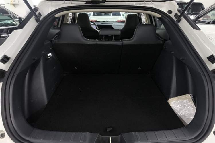 Used CHANGAN UNI-T 2020 1.5T Prestige Version Trunk