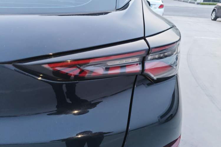 Used CHANGAN UNI-T 2021 1.5T Excellence Model Right Rear Taillight