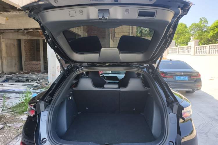 Used CHANGAN UNI-T 2021 1.5T Excellence Model Trunk