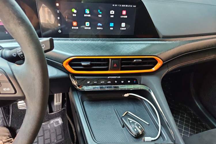 Used CHANGAN UNI-T 2021 1.5T Sport Edition Flagship Version Audio And AC Panel