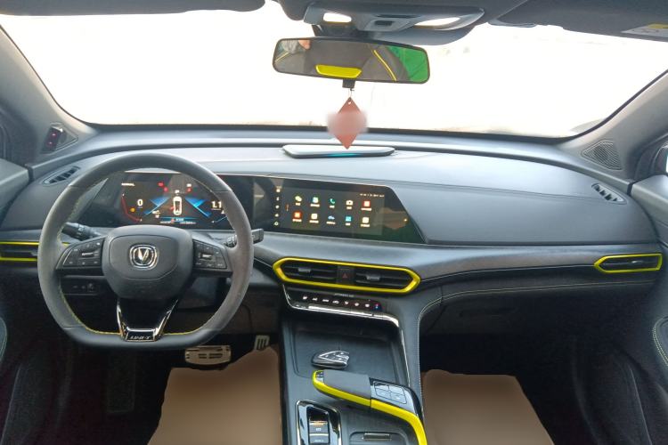 Used CHANGAN UNI-T 2021 1.5T Sport Edition Flagship Version Center Console