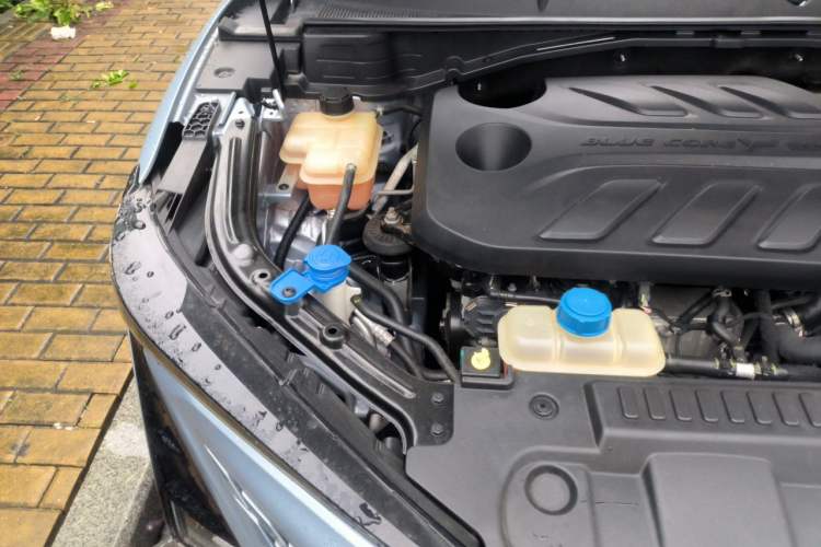 Used CHANGAN UNI-T 2021 1.5T Sport Edition Flagship Version Engine Bay Right