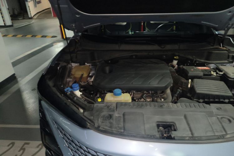Used CHANGAN UNI-T 2021 1.5T Sport Edition Flagship Version Engine Bay Right