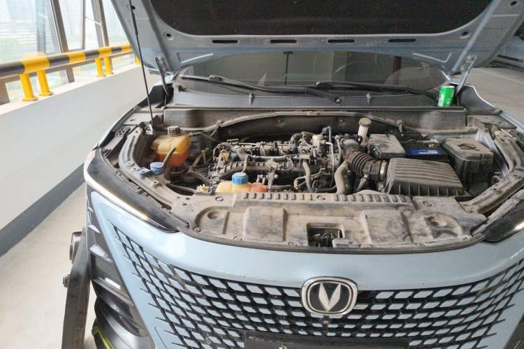 Used CHANGAN UNI-T 2021 1.5T Sport Edition Flagship Version Engine Bay Right