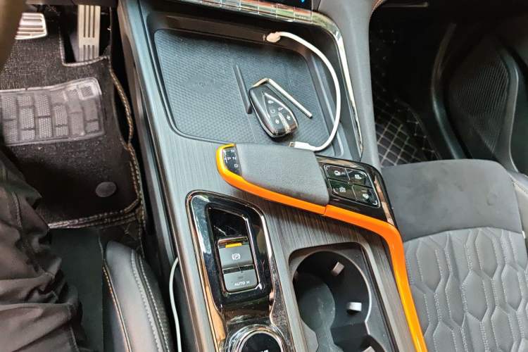 Used CHANGAN UNI-T 2021 1.5T Sport Edition Flagship Version Gear Lever