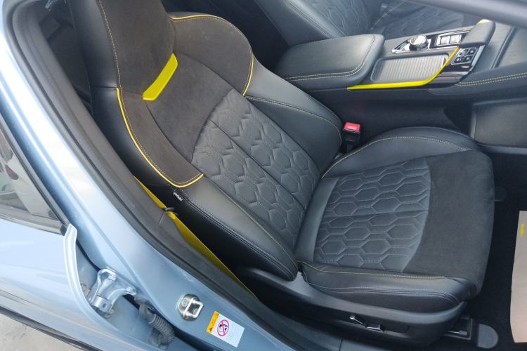 Used CHANGAN UNI-T 2021 1.5T Sport Edition Flagship Version Right Front Seat