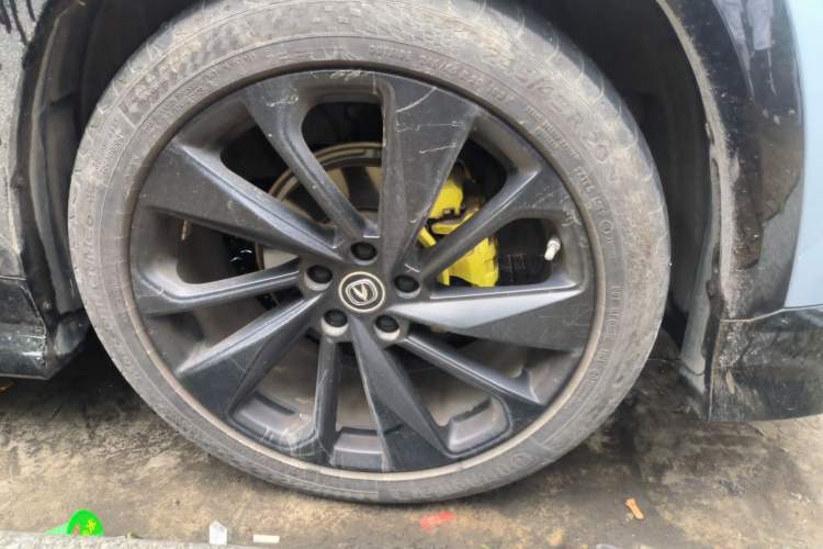 Used CHANGAN UNI-T 2021 1.5T Sport Edition Flagship Version Right Front Wheel Hub