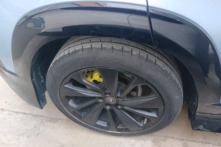 Used CHANGAN UNI-T 2021 1.5T Sport Edition Flagship Version Right Rear Wheel Hub