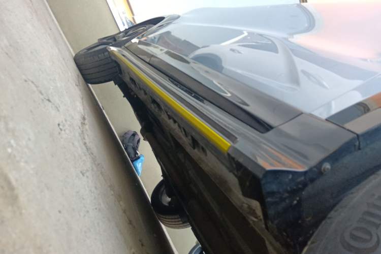 Used CHANGAN UNI-T 2021 1.5T Sport Edition Flagship Version Right Side Sill