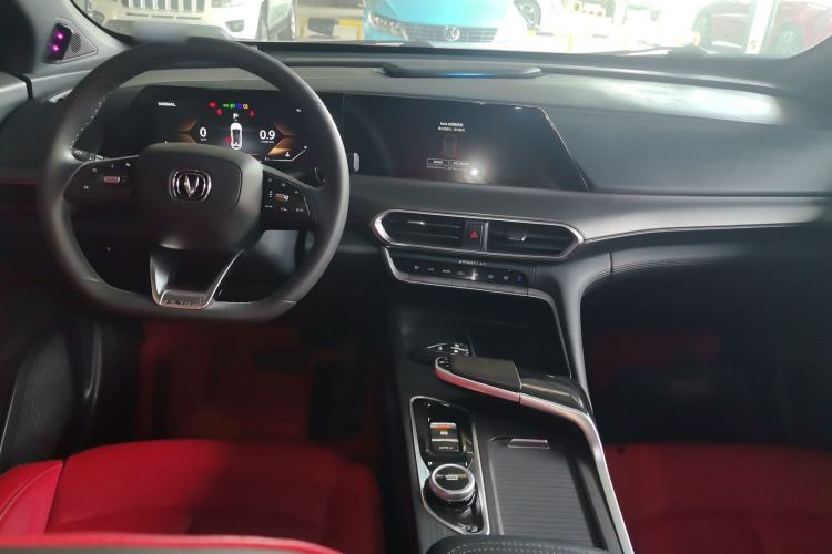 Used CHANGAN UNI-T 2021 1.5T Excellence Model Center Console