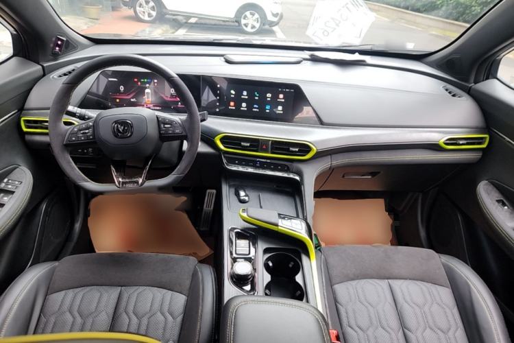 Used CHANGAN UNI-T 2021 1.5T Sport Edition Flagship Version Center Console