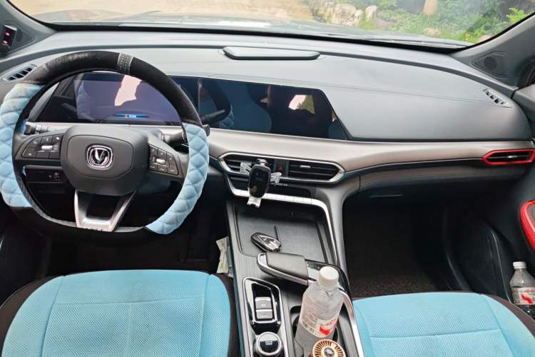 Used CHANGAN UNI-T 2021 1.5T Excellence Model Center Console