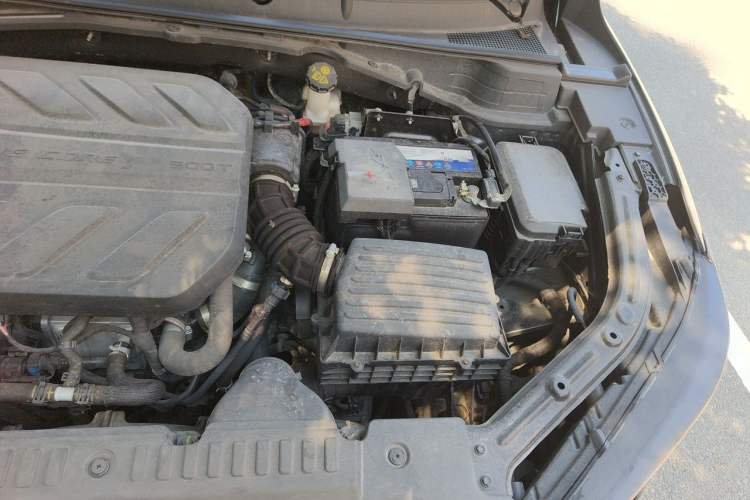 Used CHANGAN UNI-T 2021 1.5T Sport Edition Flagship Version Engine Bay Left