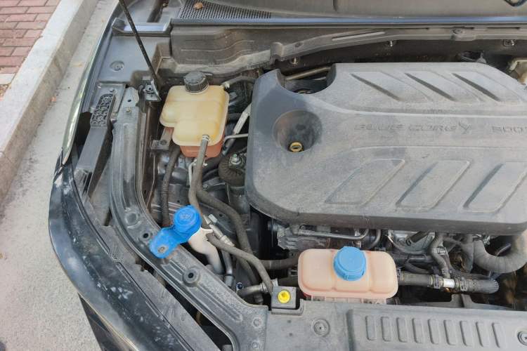 Used CHANGAN UNI-T 2021 1.5T Sport Edition Flagship Version Engine Bay Right