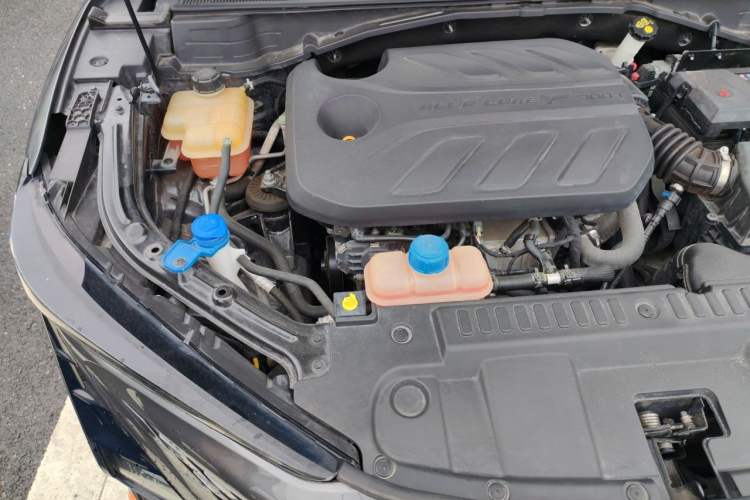 Used CHANGAN UNI-T 2021 1.5T Sport Edition Flagship Version Engine Bay Right