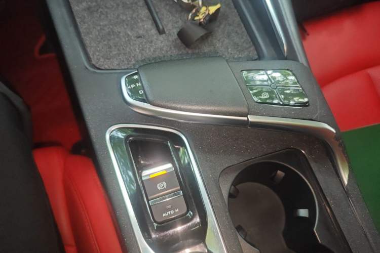 Used CHANGAN UNI-T 2021 1.5T Excellence Model Gear Lever