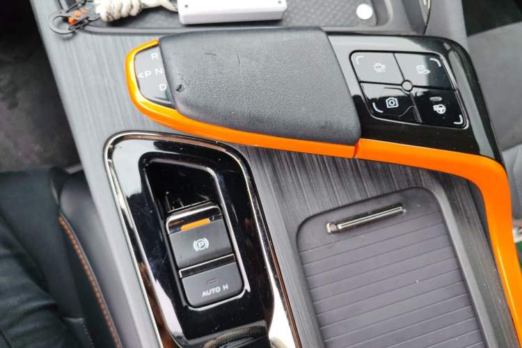 Used CHANGAN UNI-T 2021 1.5T Sport Edition Flagship Version Gear Lever