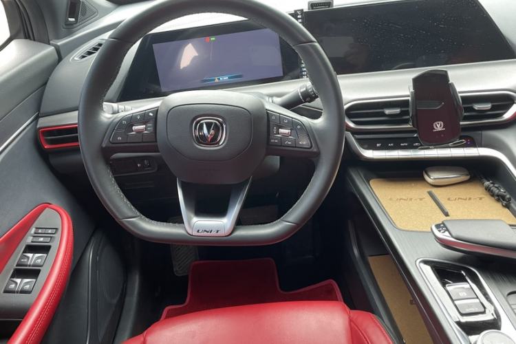 Used CHANGAN UNI-T 2021 1.5T Excellence Model Interior 11