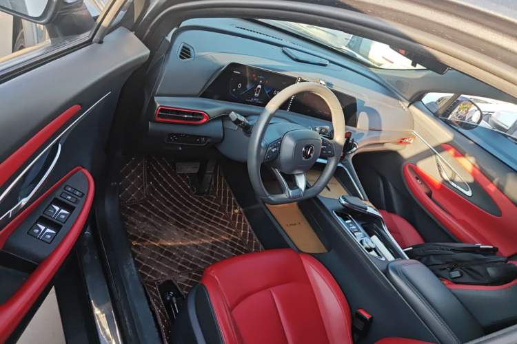 Used CHANGAN UNI-T 2021 1.5T Excellence Model Interior 3
