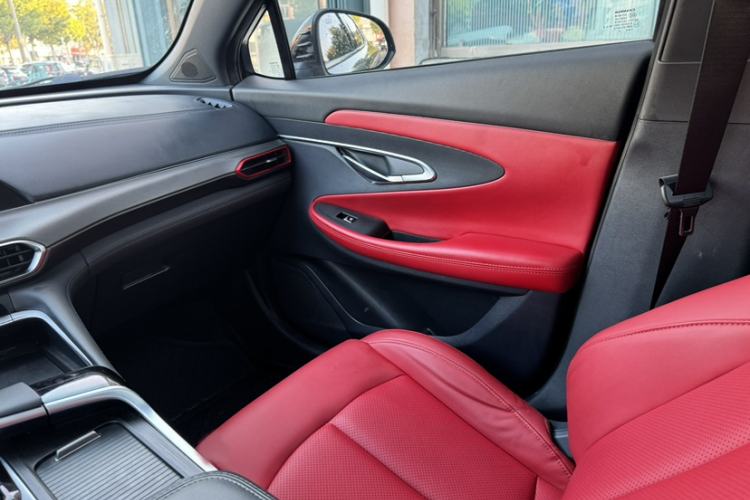 Used CHANGAN UNI-T 2021 1.5T Excellence Model Interior 4