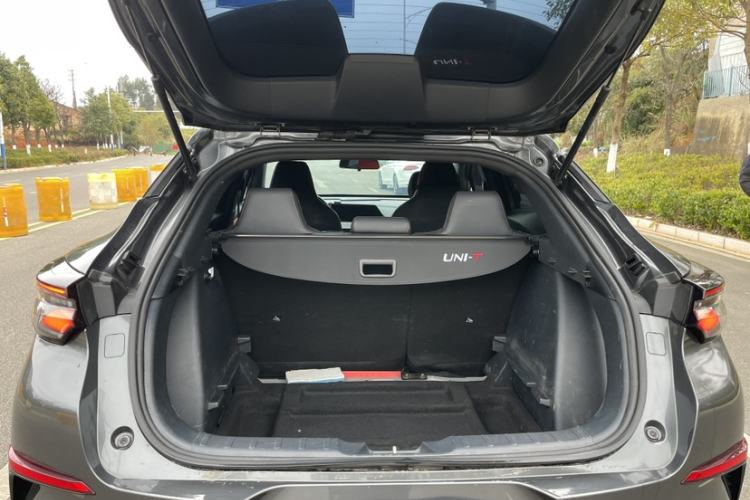 Used CHANGAN UNI-T 2021 1.5T Excellence Model Interior 7