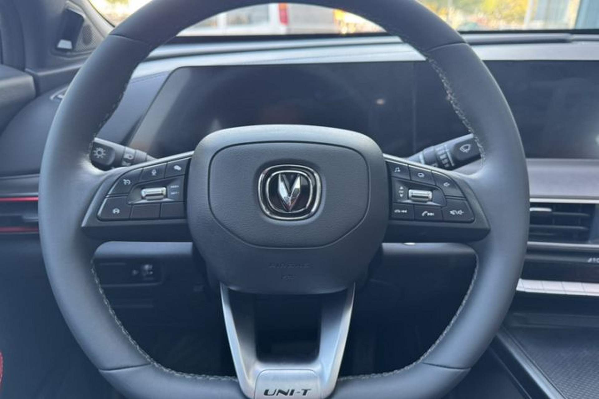 Used CHANGAN UNI-T 2021 1.5T Excellence Model Interior 8