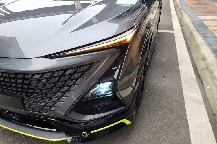 Used CHANGAN UNI-T 2021 1.5T Sport Edition Flagship Version Left Front Headlight