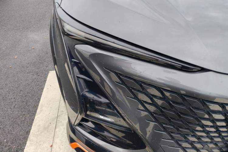 Used CHANGAN UNI-T 2021 1.5T Sport Edition Flagship Version Right Front Headlight
