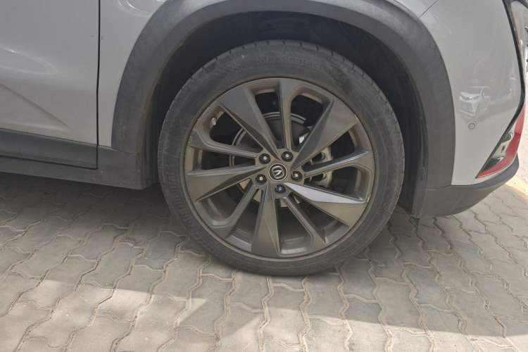 Used CHANGAN UNI-T 2021 1.5T Sport Edition Flagship Version Right Front Wheel Hub
