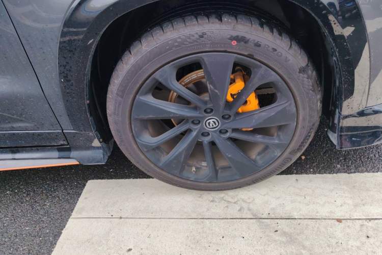 Used CHANGAN UNI-T 2021 1.5T Sport Edition Flagship Version Right Front Wheel Hub