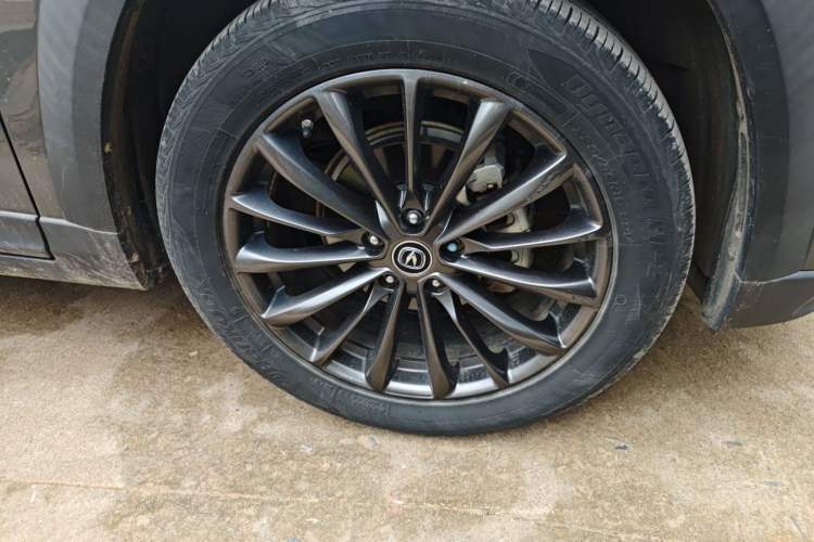 Used CHANGAN UNI-T 2021 1.5T Excellence Model Right Front Wheel Hub