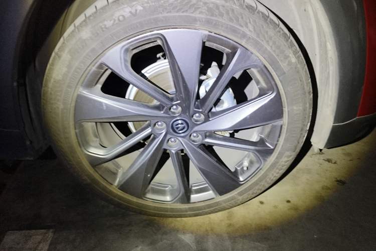 Used CHANGAN UNI-T 2021 1.5T Excellence Model Right Front Wheel Hub