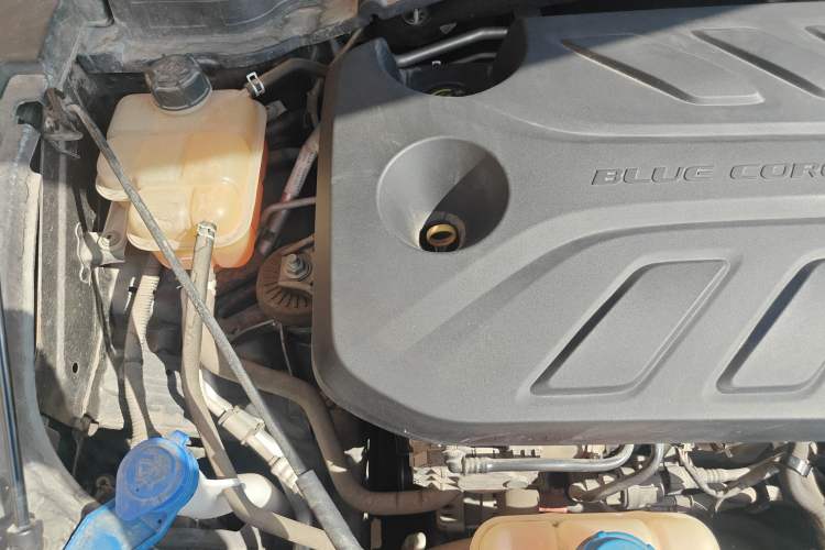 Used CHANGAN UNI-T 2021 1.5T Sport Edition Flagship Version Engine Bay Right
