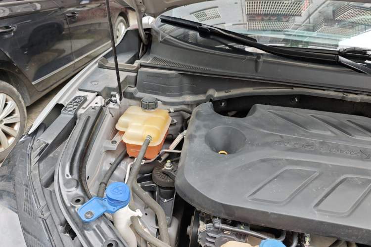 Used CHANGAN UNI-T 2021 1.5T Sport Edition Flagship Version Engine Bay Right