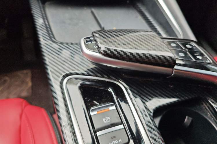 Used CHANGAN UNI-T 2021 1.5T Sport Edition Flagship Version Gear Lever