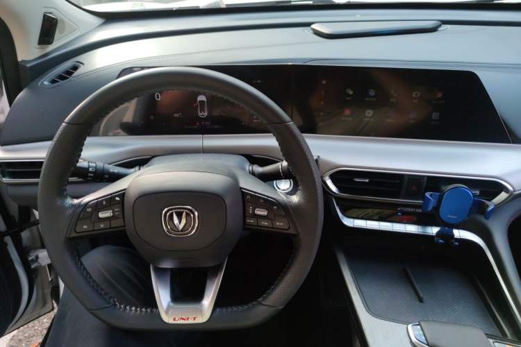 Used CHANGAN UNI-T 2021 1.5T Sport Edition Flagship Version Center Console
