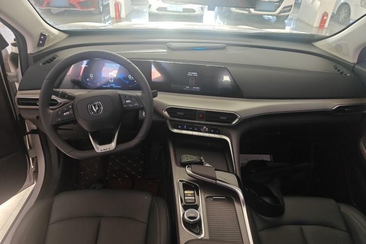 Used CHANGAN UNI-T 2021 1.5T Excellence Model Center Console