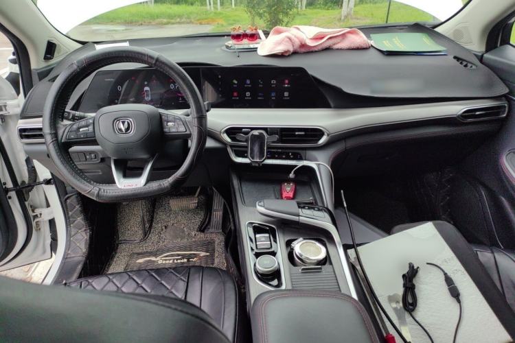 Used CHANGAN UNI-T 2021 1.5T Excellence Model Center Console
