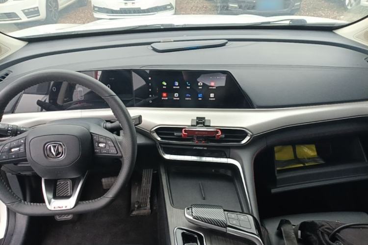 Used CHANGAN UNI-T 2021 1.5T Excellence Model Center Console